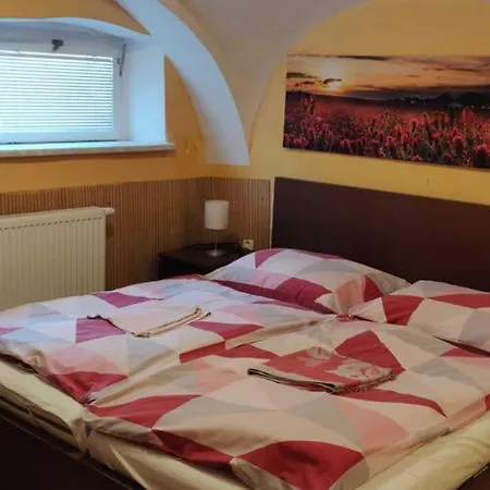 Jeleň *